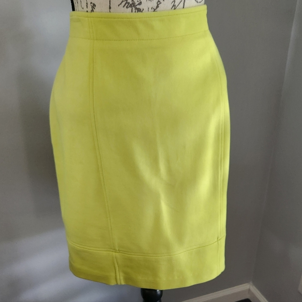 Vintage Dana Buchman Women's Suite in Lime Green. - Picture 9 of 16
